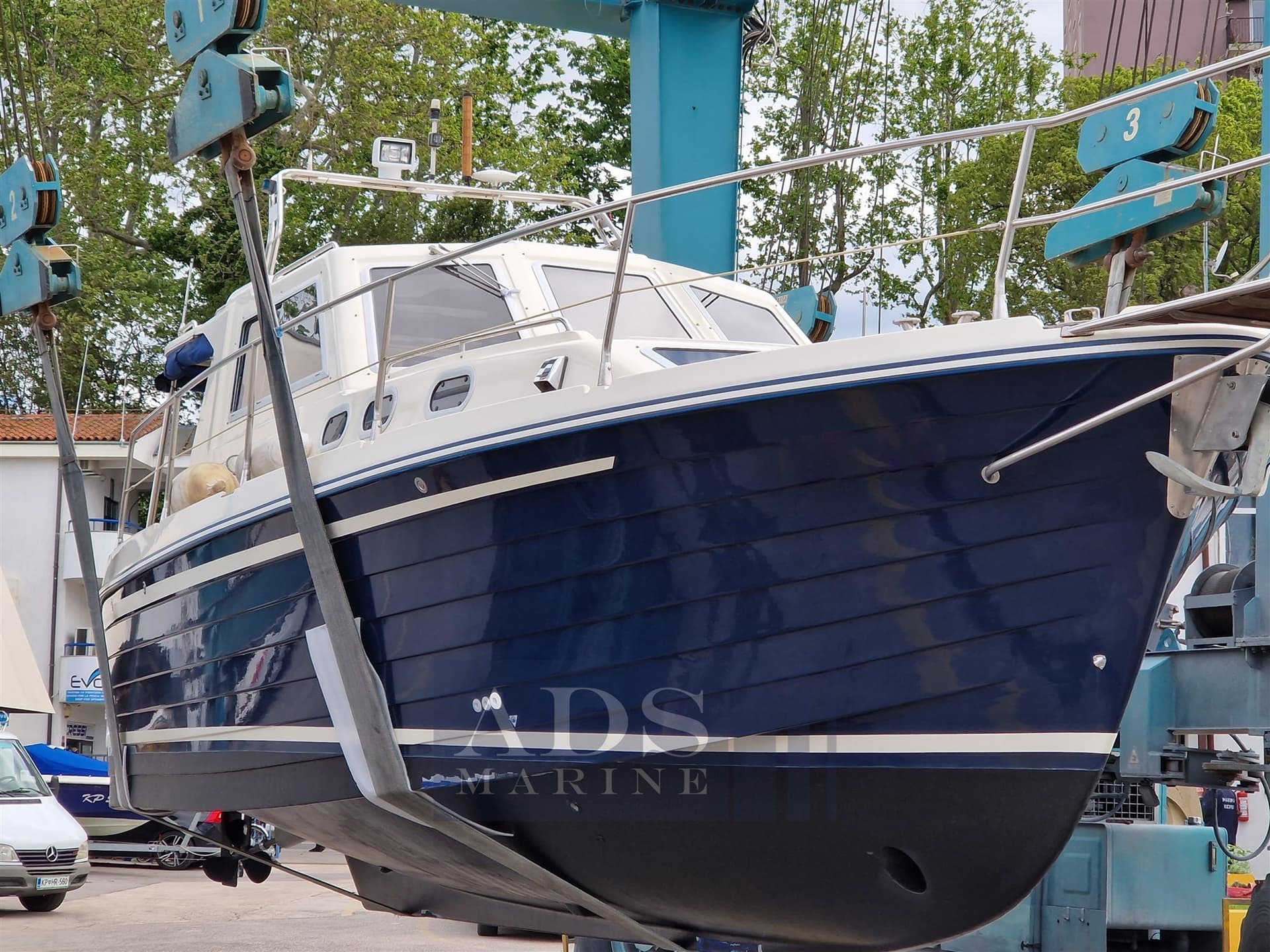 Adria Vektor 1002 - Detail View 1 Adria Vektor 1002 - Detail View 1