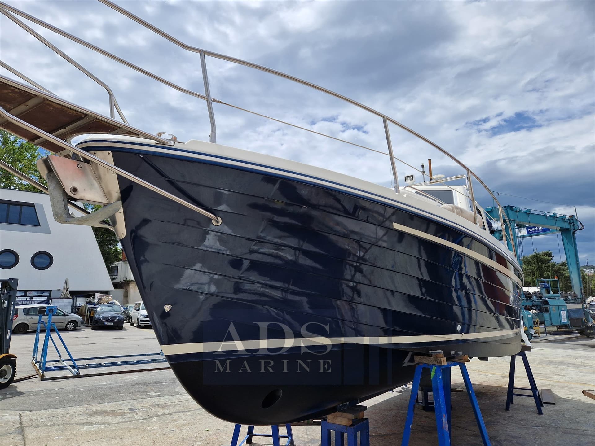 Adria Vektor 1002 - Interior View Adria Vektor 1002 - Interior View