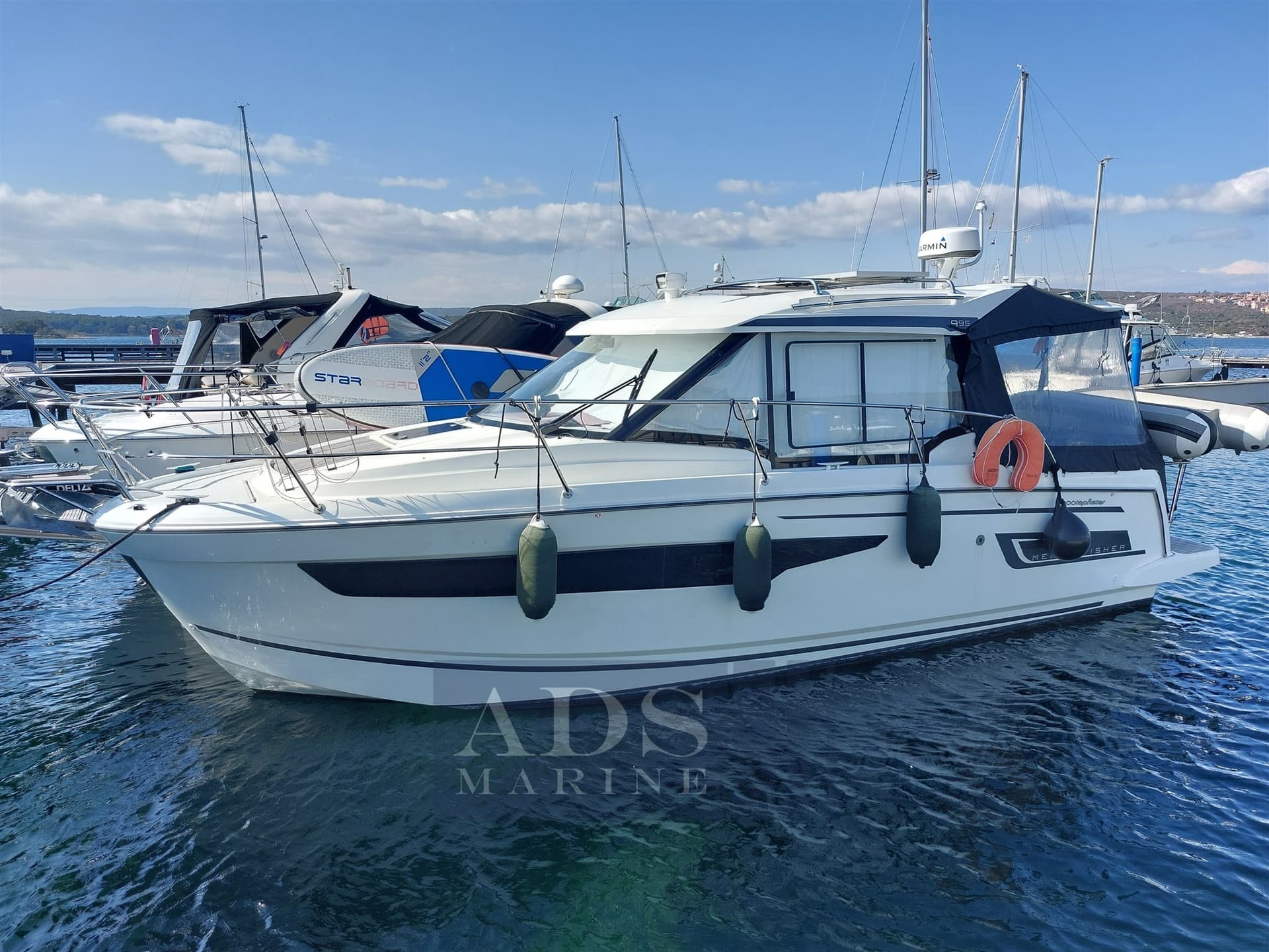 Jeanneau Merry Fisher 895 - Main View Jeanneau Merry Fisher 895 - Main View