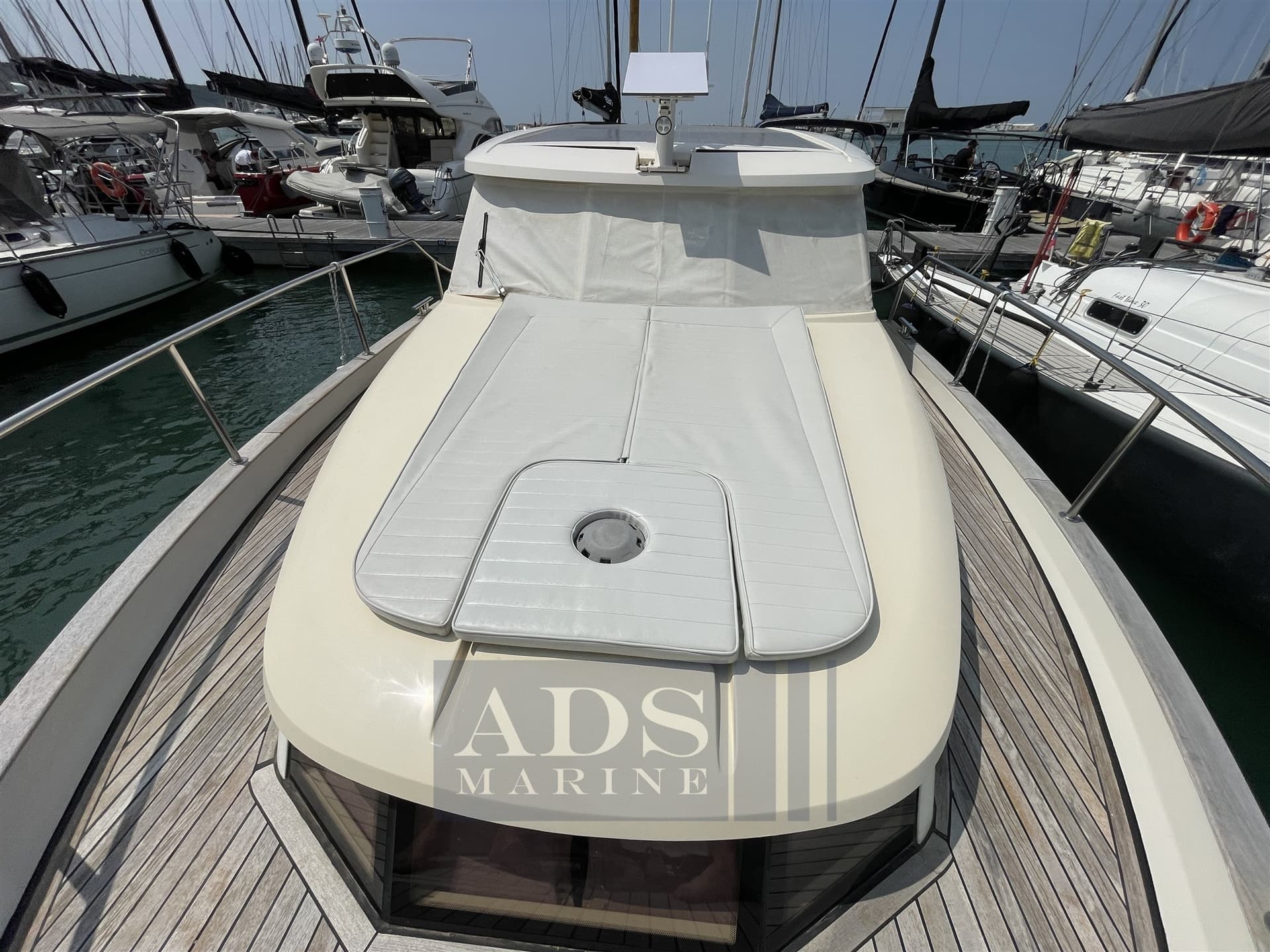 Greenline 33 - Volvo Penta D3-220 gebraucht - Hauptbild 10