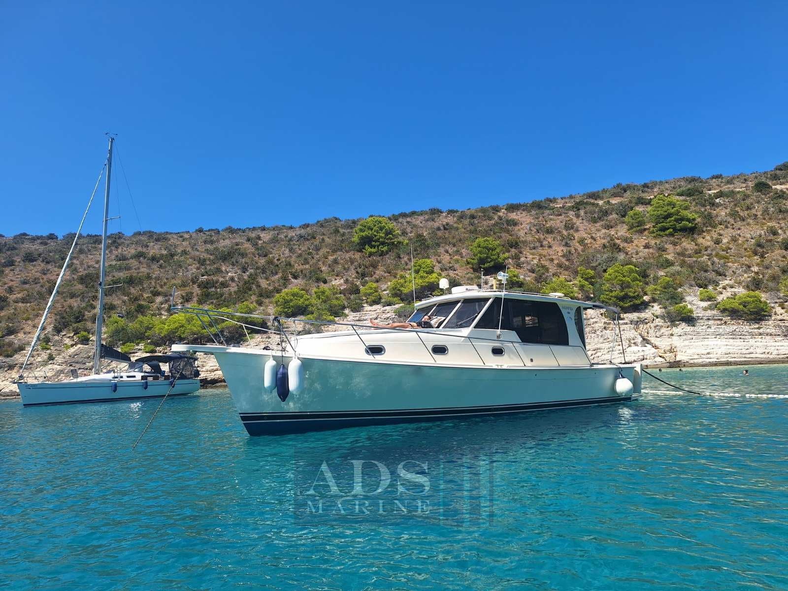 Mainship Mainship 34 - Main View Mainship Mainship 34 - Main View