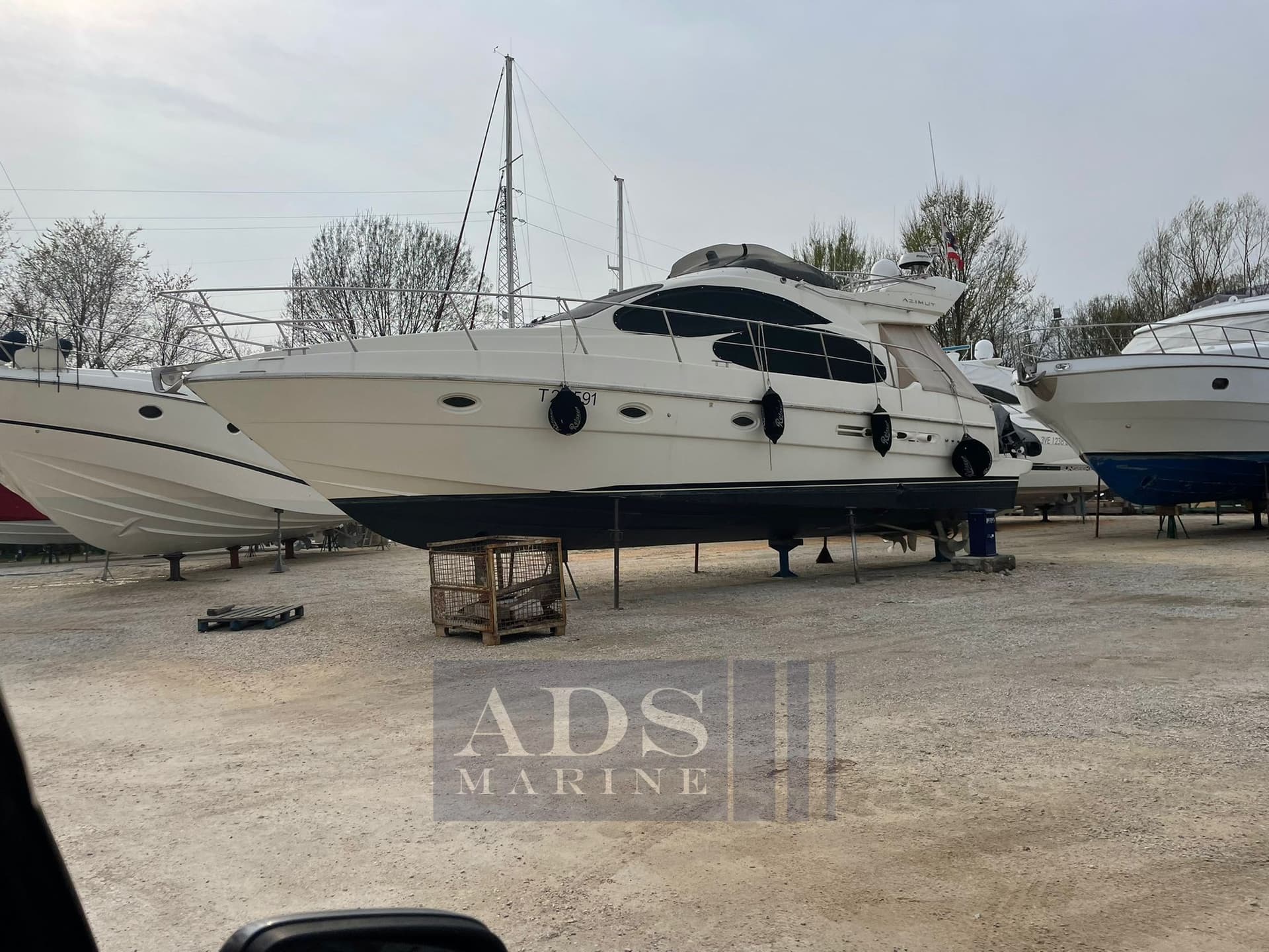 Azimut 42 Fly - Main View Azimut 42 Fly - Main View