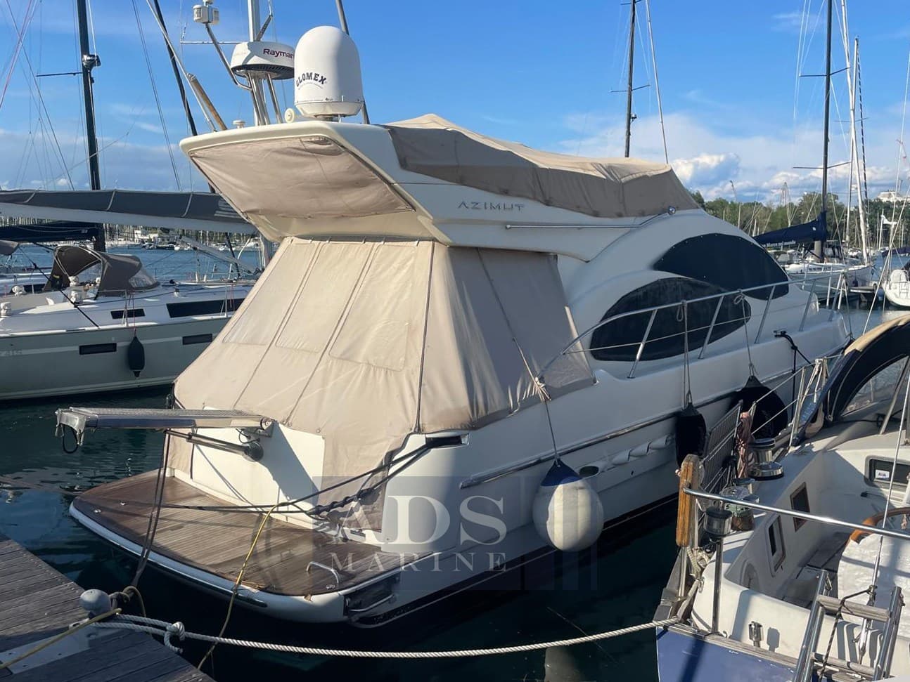 Azimut 42 Fly - Interior View Azimut 42 Fly - Interior View