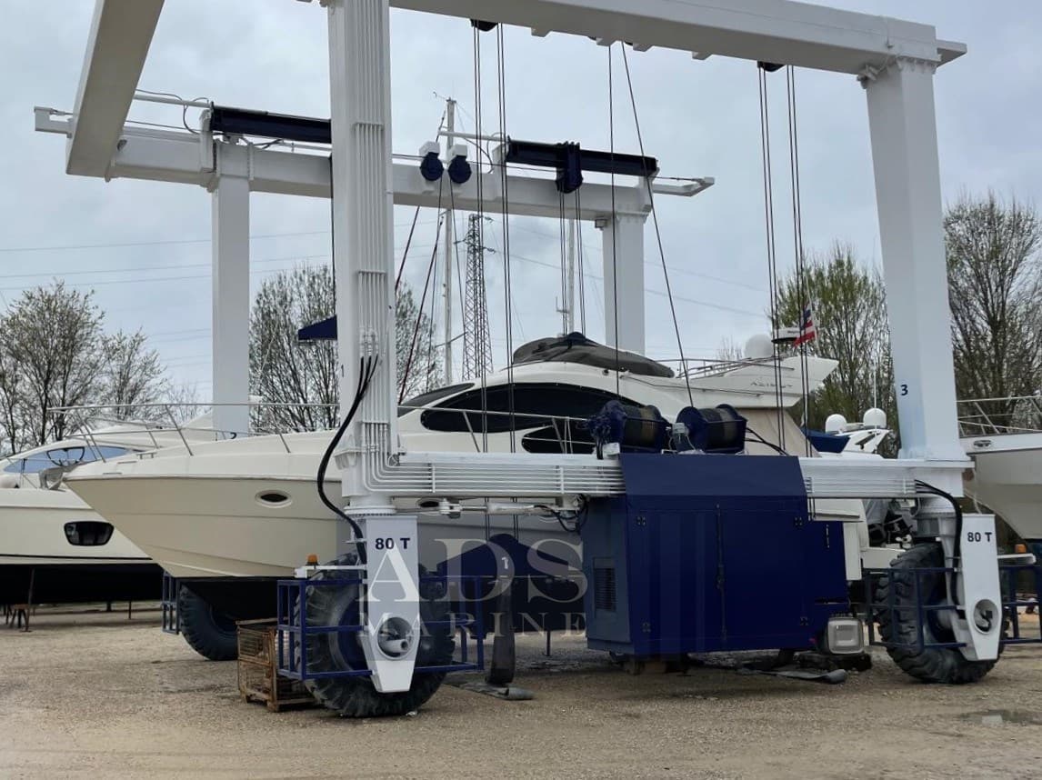 Azimut 42 Fly - Deck View Azimut 42 Fly - Deck View