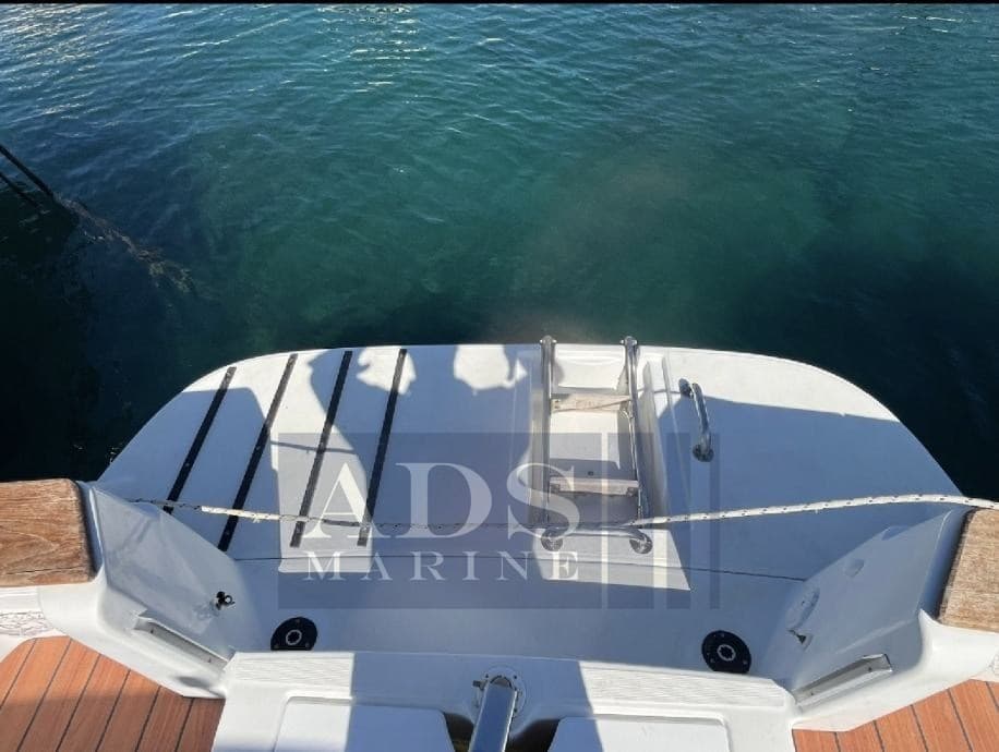 Beneteau Antares 710 - Deck View Beneteau Antares 710 - Deck View