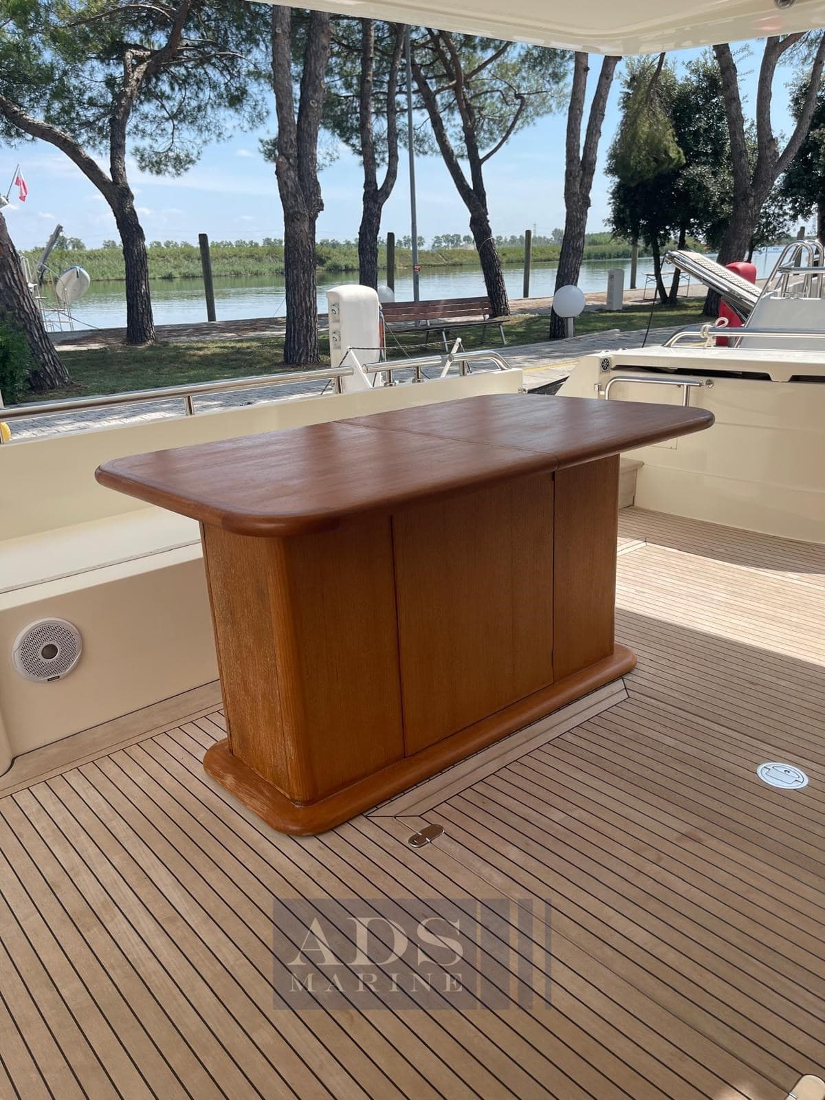 Ferretti 681 - Interior View Ferretti 681 - Interior View