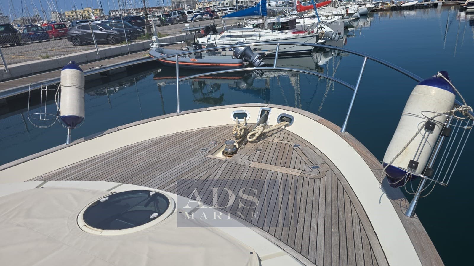 Solare 43 Lobster - Deck View Solare 43 Lobster - Deck View