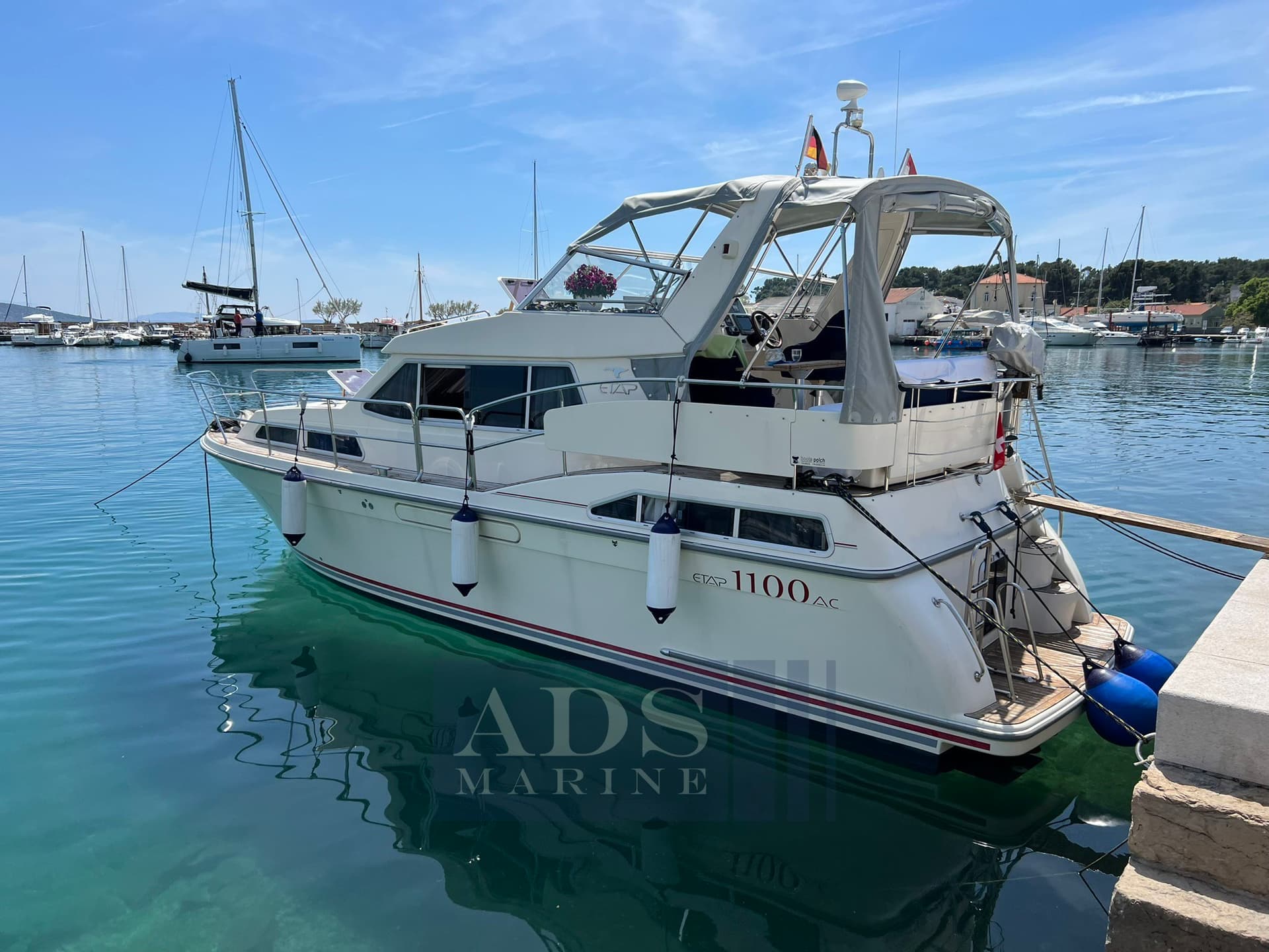 Etap 1100 Ac - Interior View Etap 1100 Ac - Interior View