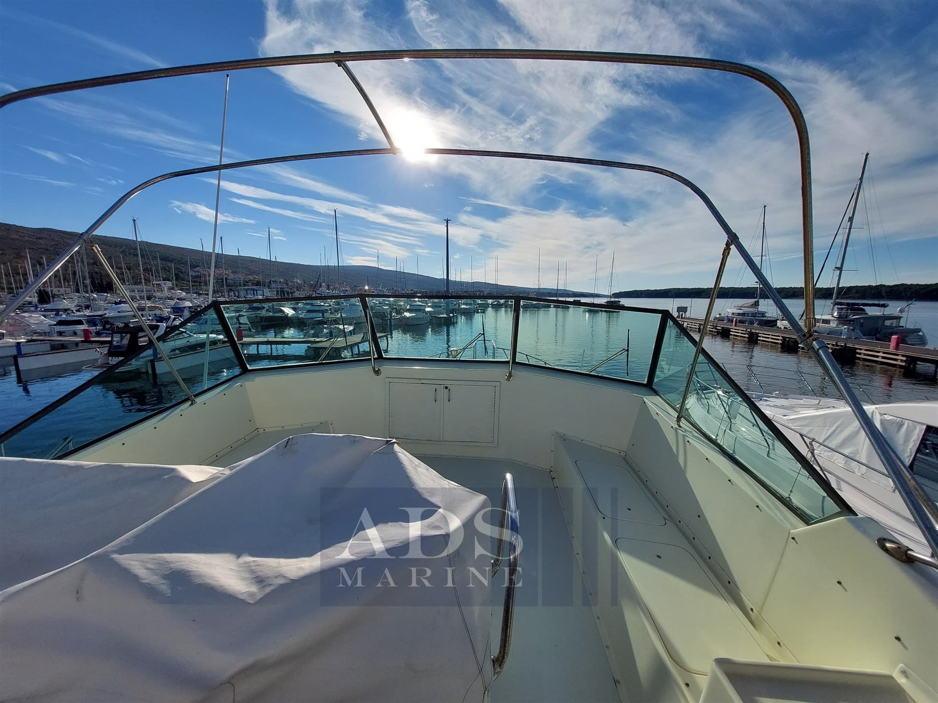 Hatteras Hatteras 52 - Deck View Hatteras Hatteras 52 - Deck View