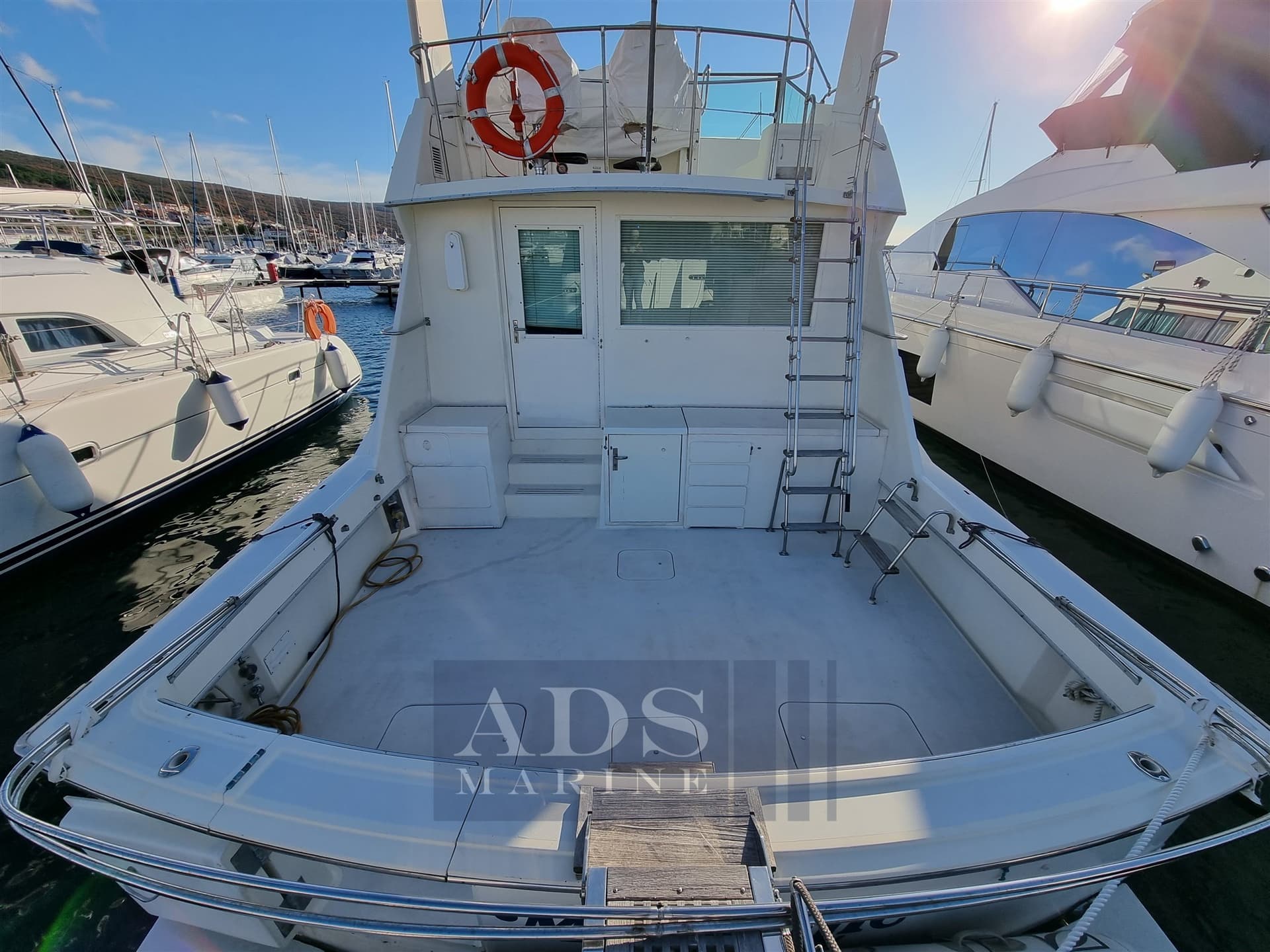 Hatteras Hatteras 52 - Interior View Hatteras Hatteras 52 - Interior View