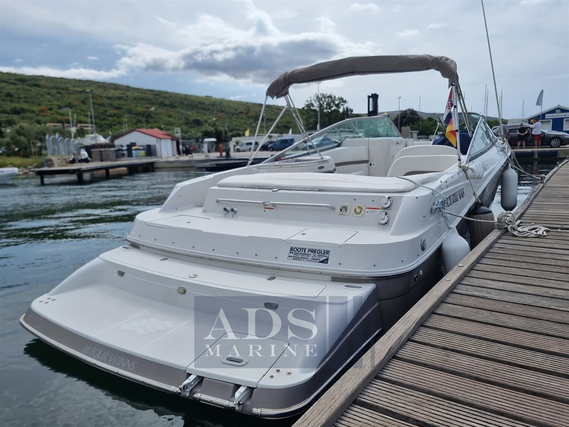 Four Winns Horizon 280 - Interior View Four Winns Horizon 280 - Interior View