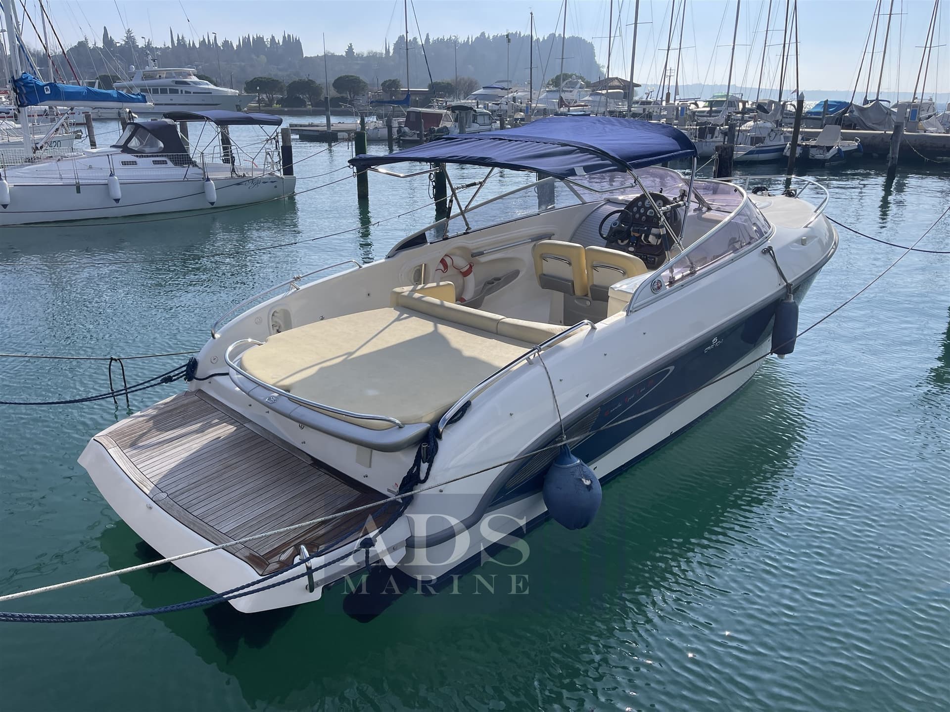 Cranchi Csl 27 - Interior View Cranchi Csl 27 - Interior View