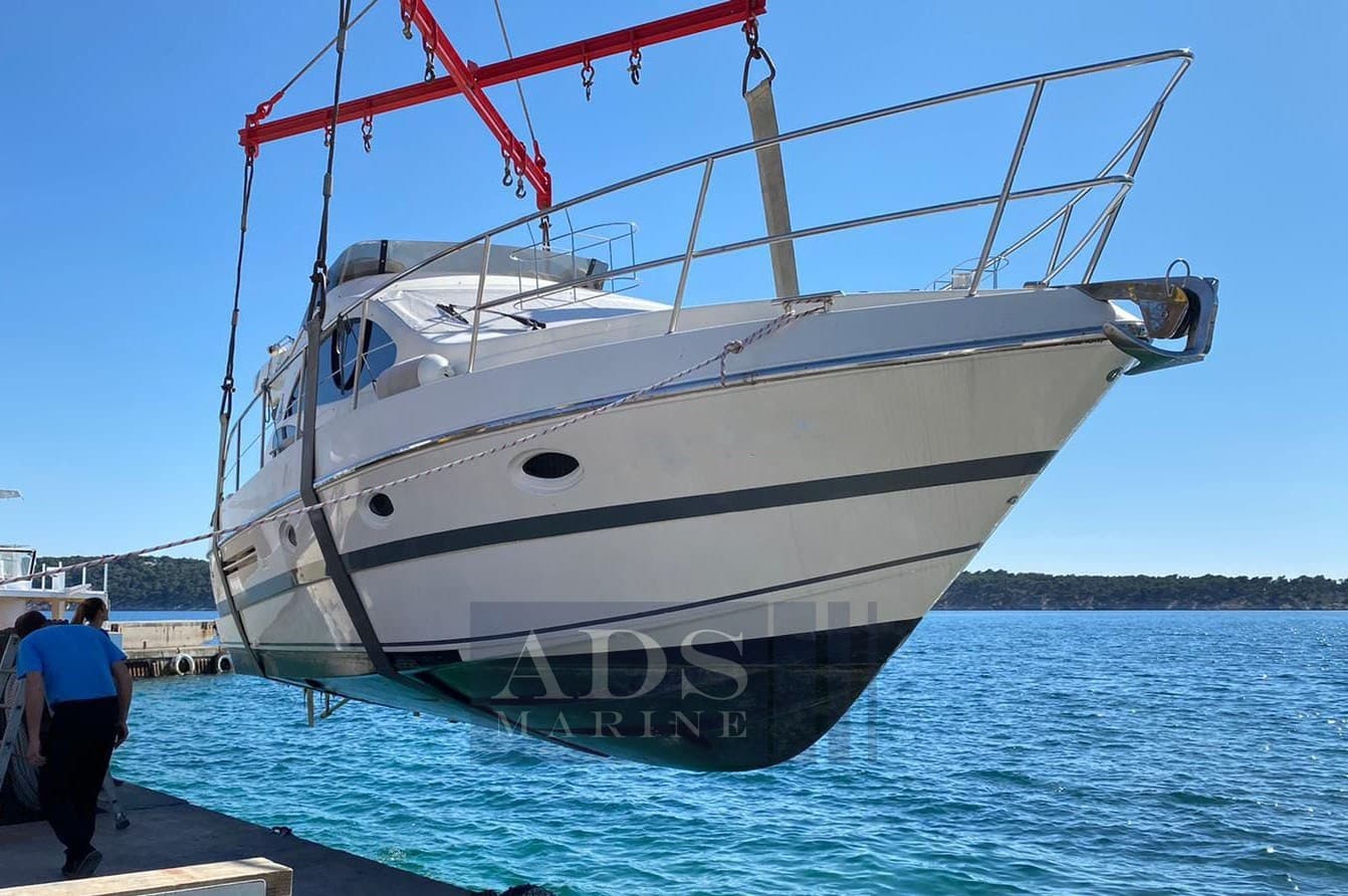 Azimut 39 - Detail View 1 Azimut 39 - Detail View 1