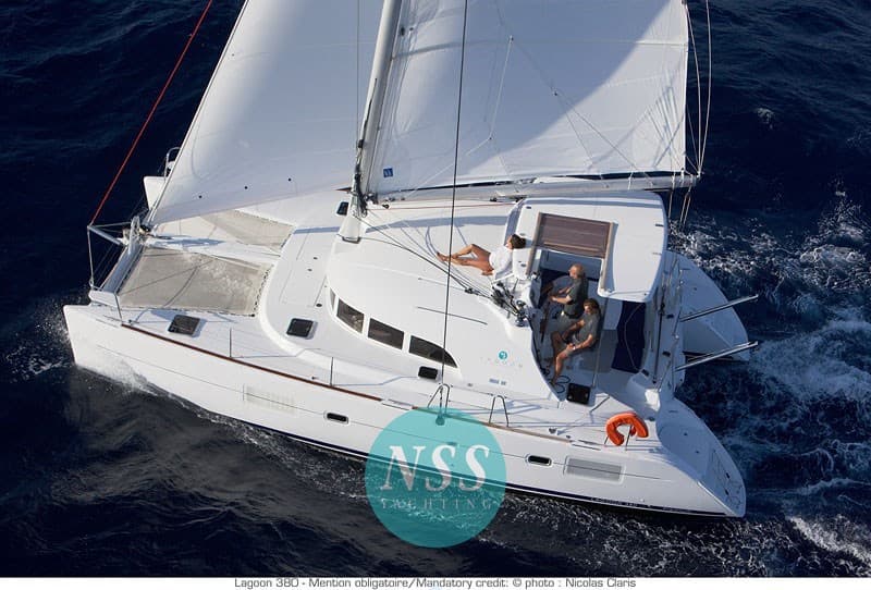 Lagoon Lagoon 380 - Detail View 1 Lagoon Lagoon 380 - Detail View 1