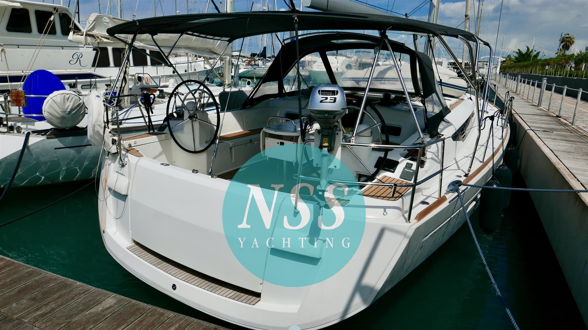 Jeanneau Sun Odyssey 519 - Interior View Jeanneau Sun Odyssey 519 - Interior View