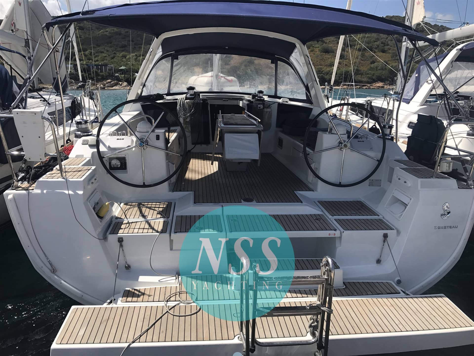 Beneteau Oceanis 45 - Deck View Beneteau Oceanis 45 - Deck View