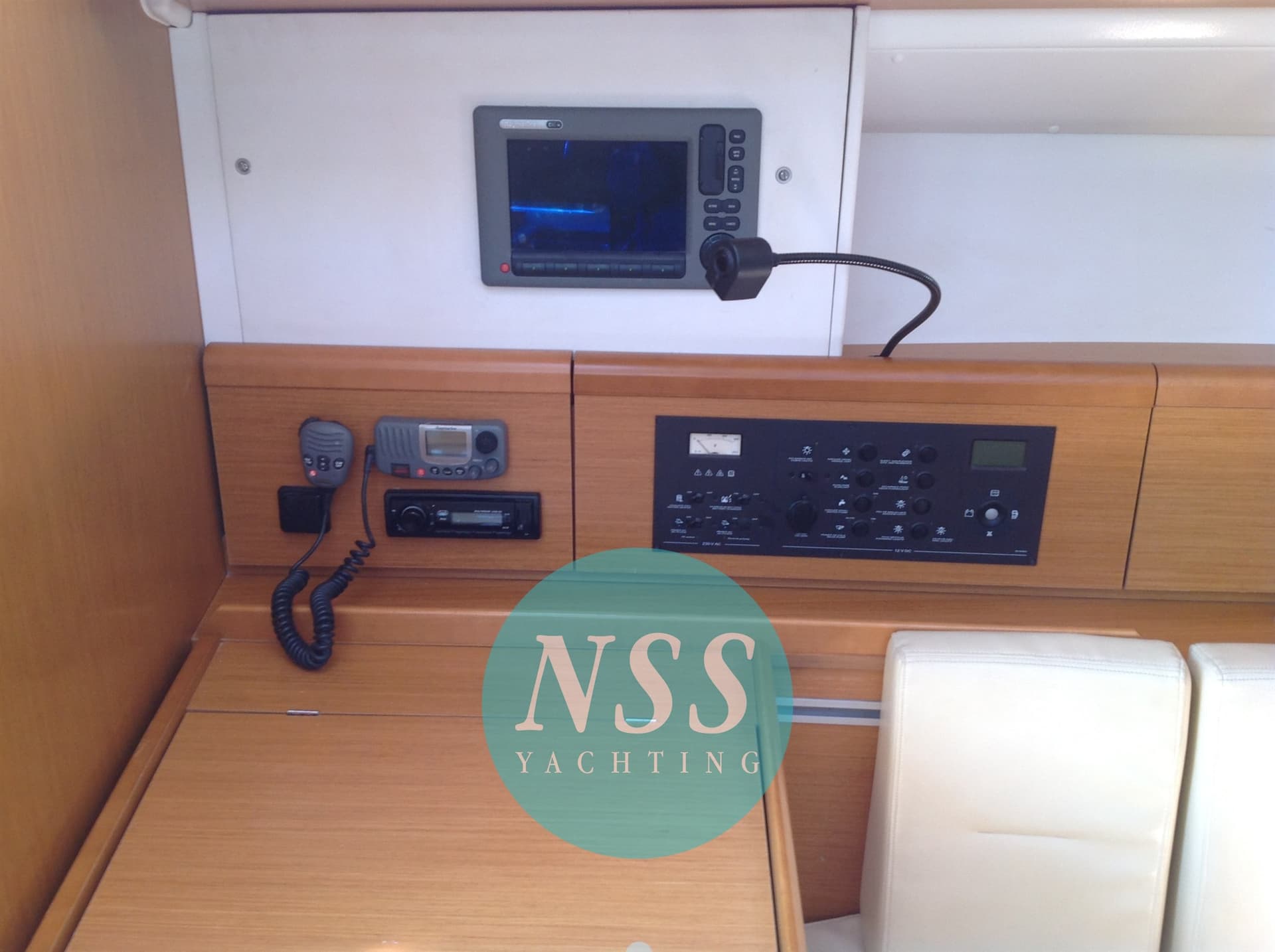 Jeanneau SUN ODYSSEY 42i usato - foto hero 15
