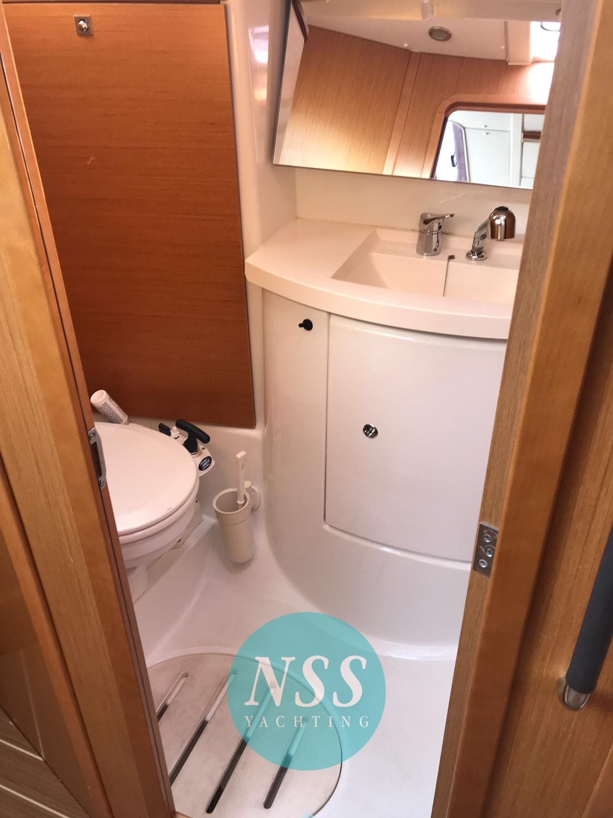 Jeanneau SUN ODYSSEY 42i usato - foto hero 12