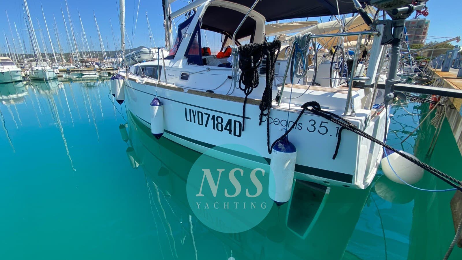 Beneteau Oceanis 35.1 - Interior View Beneteau Oceanis 35.1 - Interior View