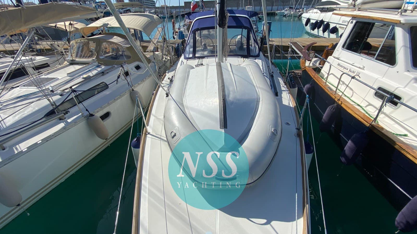 Beneteau Oceanis 35.1 - Deck View Beneteau Oceanis 35.1 - Deck View