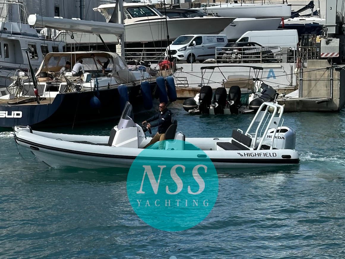 Highfield Sport 760 Highfield - Interior View Highfield Sport 760 Highfield - Interior View