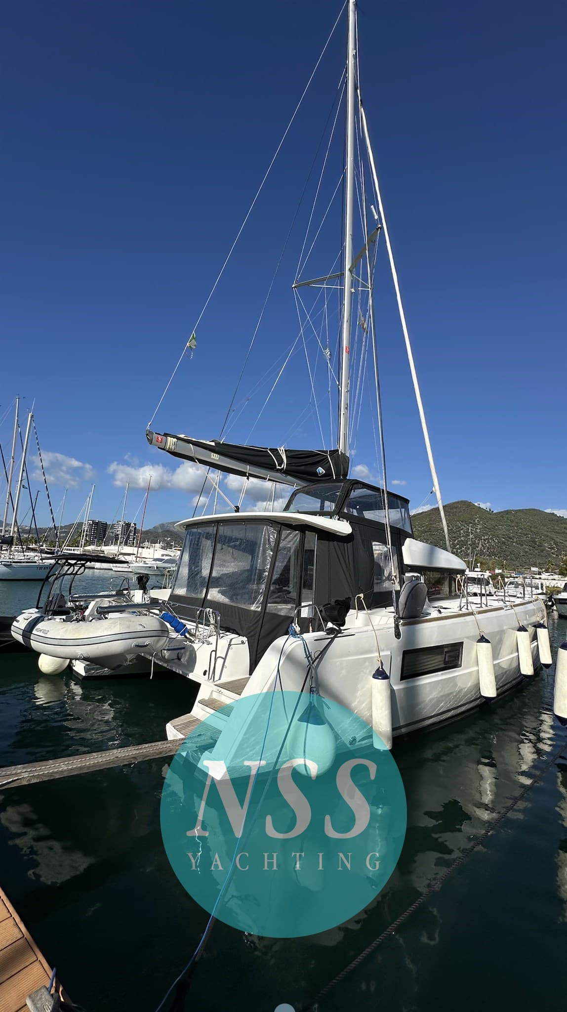 Lagoon 40 - Main View Lagoon 40 - Main View