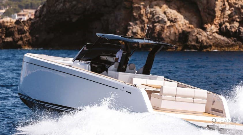 Pardo Yachts Walkaround 38 - Detail View 1 Pardo Yachts Walkaround 38 - Detail View 1