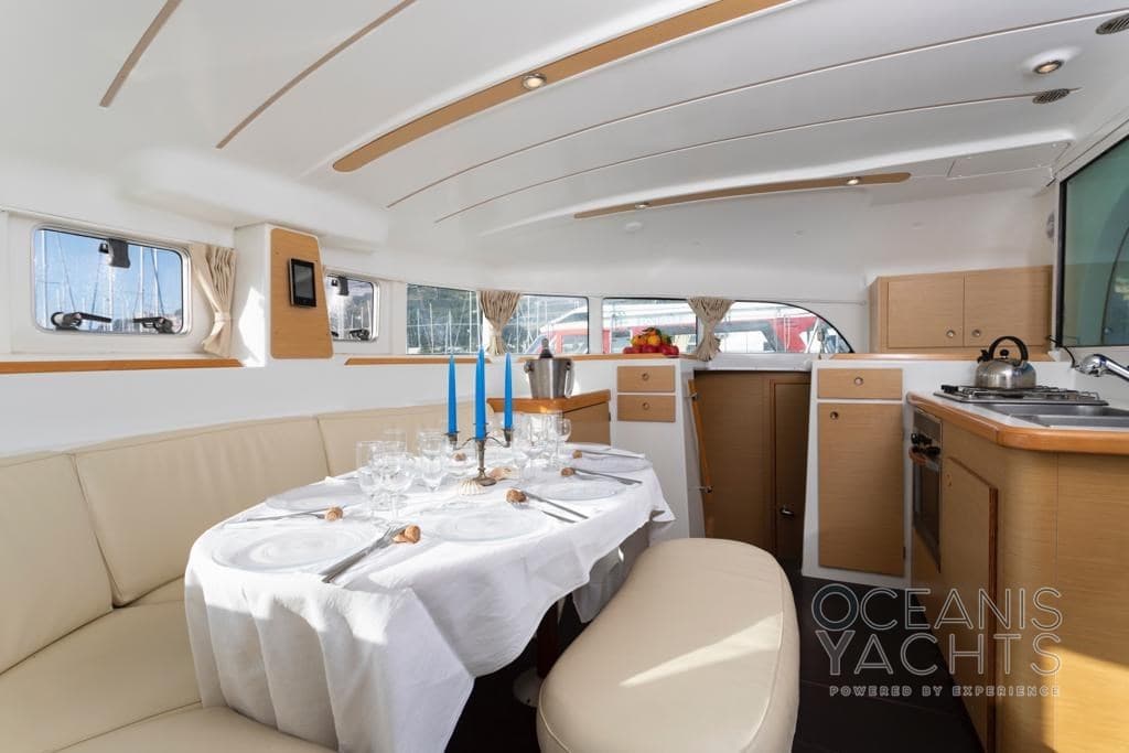 Lagoon 380 S2 Premium - Detail View 1 Lagoon 380 S2 Premium - Detail View 1