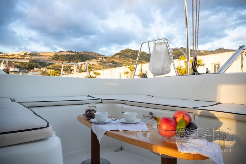 Lagoon 380 S2 Premium - Interior View Lagoon 380 S2 Premium - Interior View