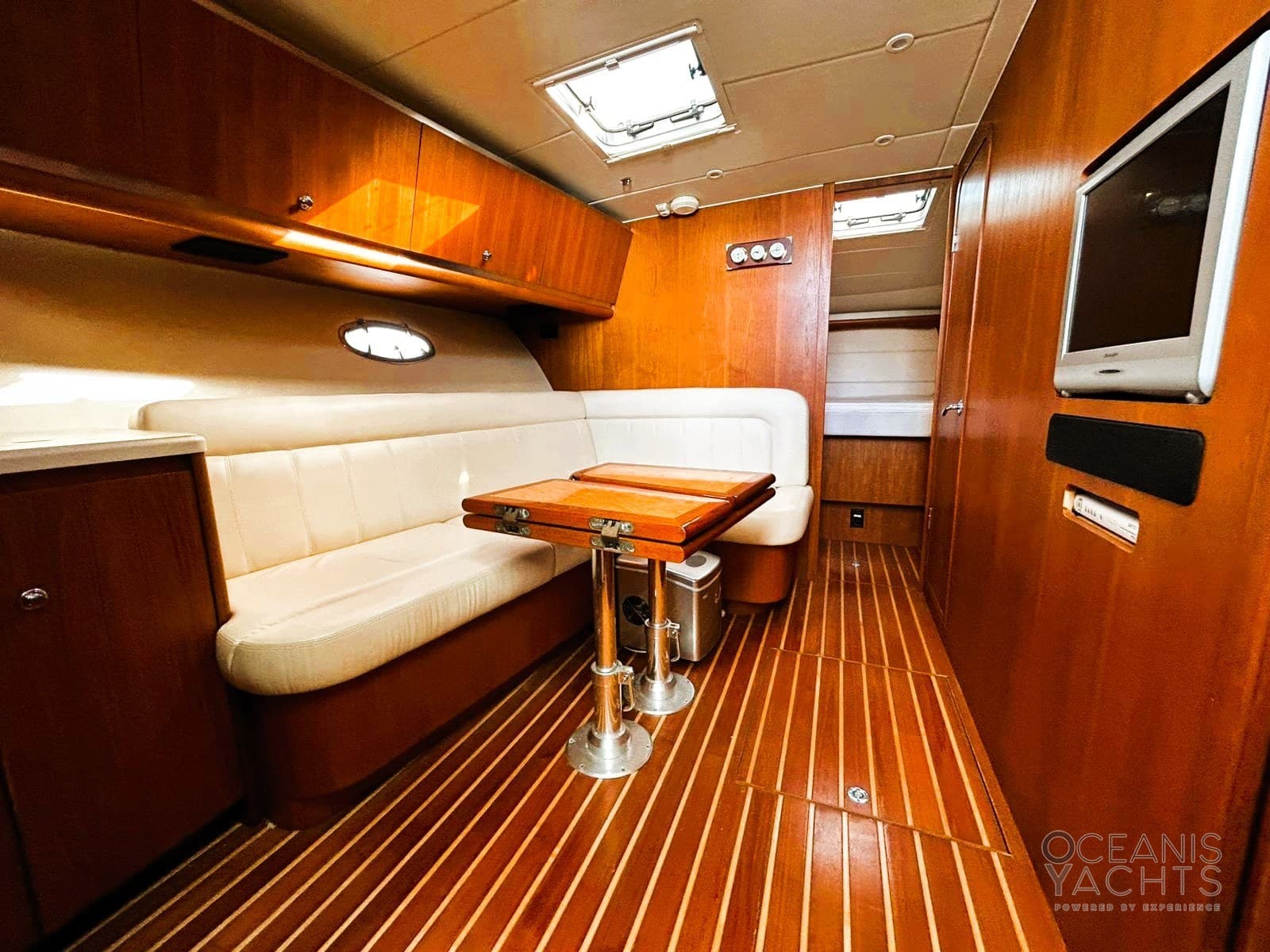 Tiara Yachts 4200 Open usato - foto hero 14