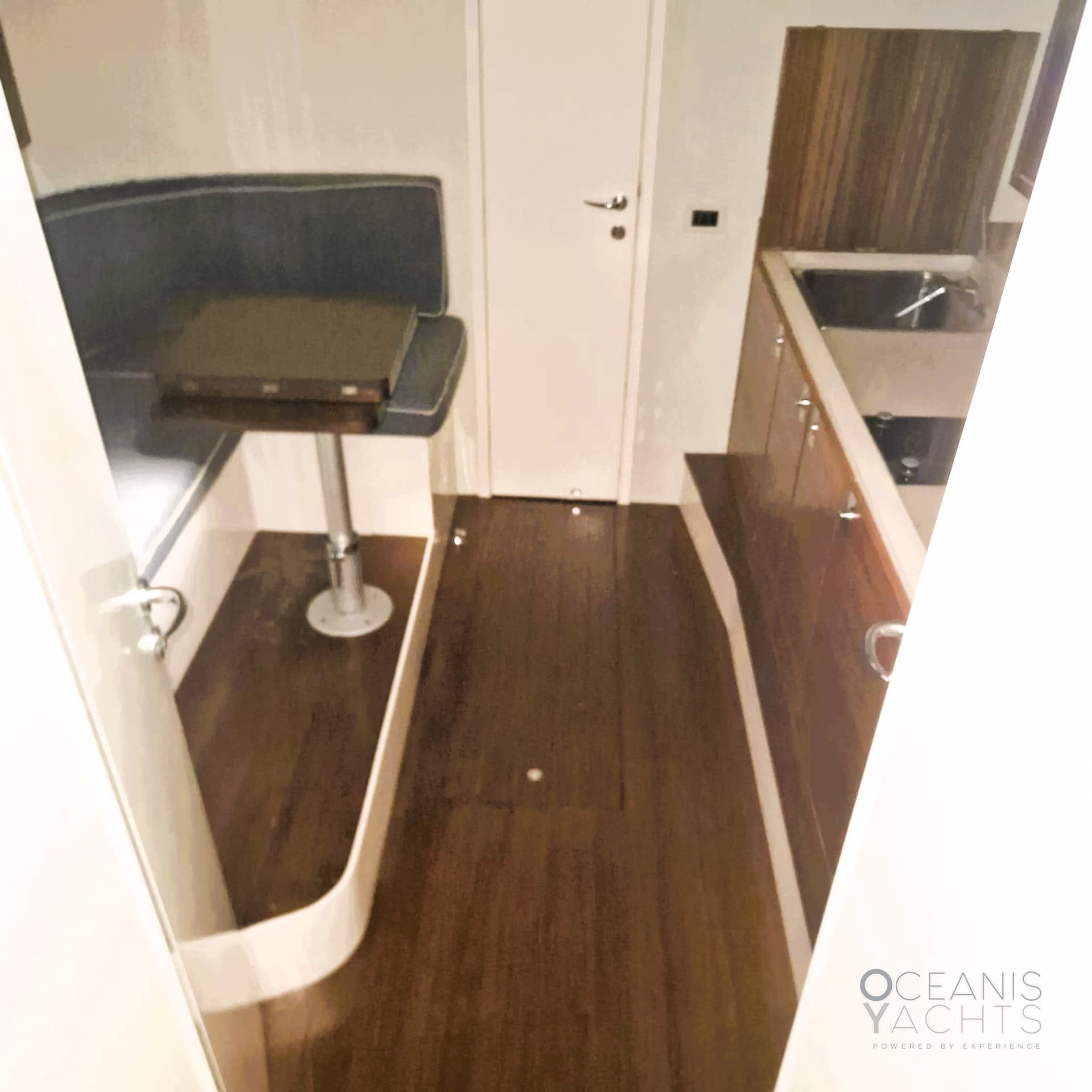 Itama Itama 40 - Deck View Itama Itama 40 - Deck View