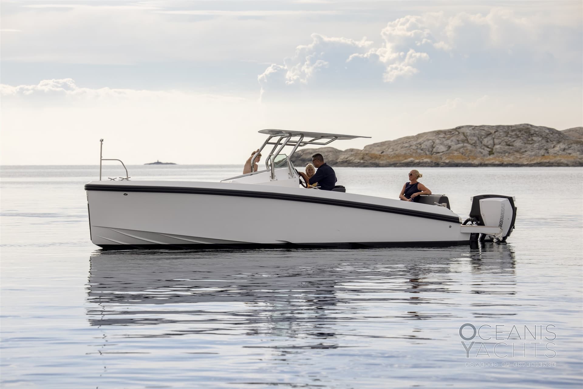 Delta Powerboats T26 - Deck View Delta Powerboats T26 - Deck View