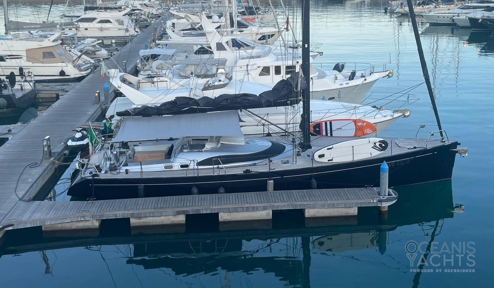 Gemini Yacht Gemini 52 Med - Deck View Gemini Yacht Gemini 52 Med - Deck View