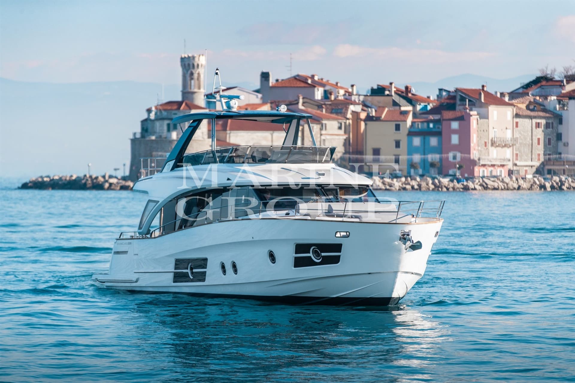 Greenline Yachts OceanClass 68 usato - foto hero 3
