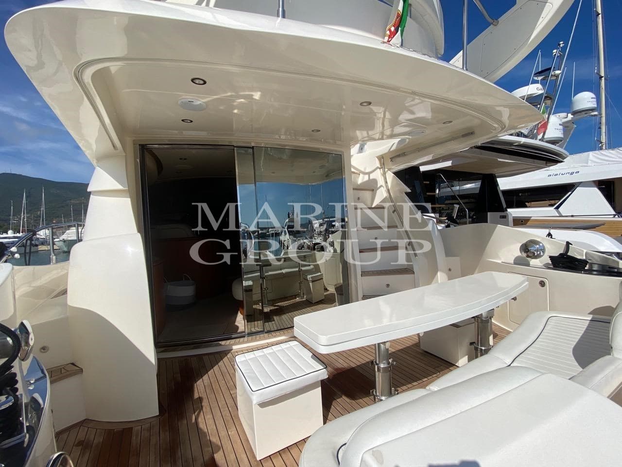 Aicon 56 Fly - Interior View Aicon 56 Fly - Interior View