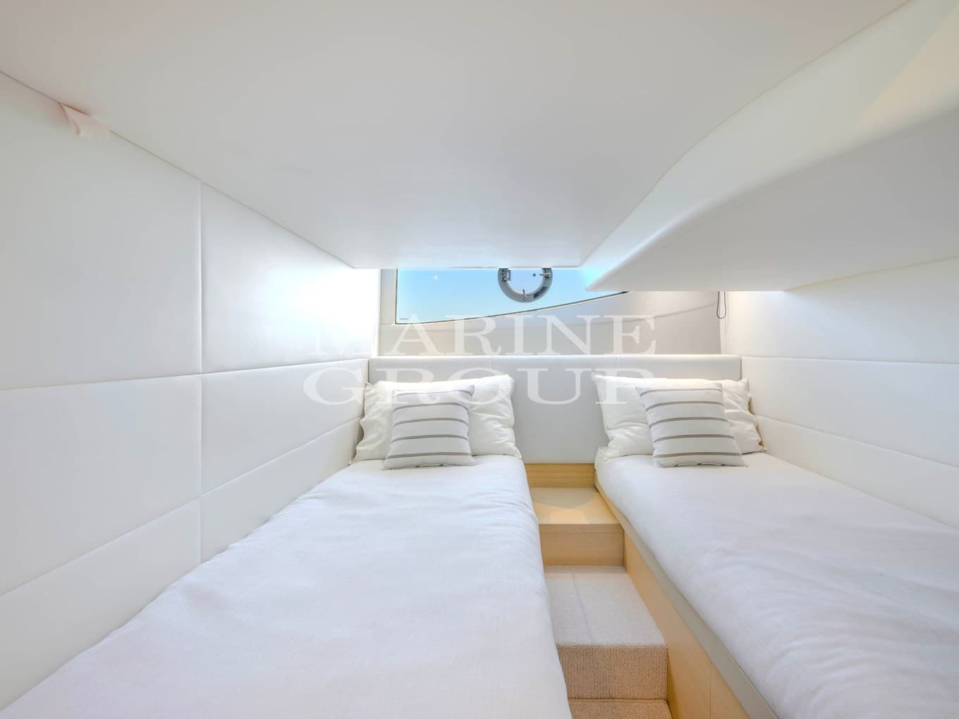 Princess Yachts V40 usato - foto hero 13