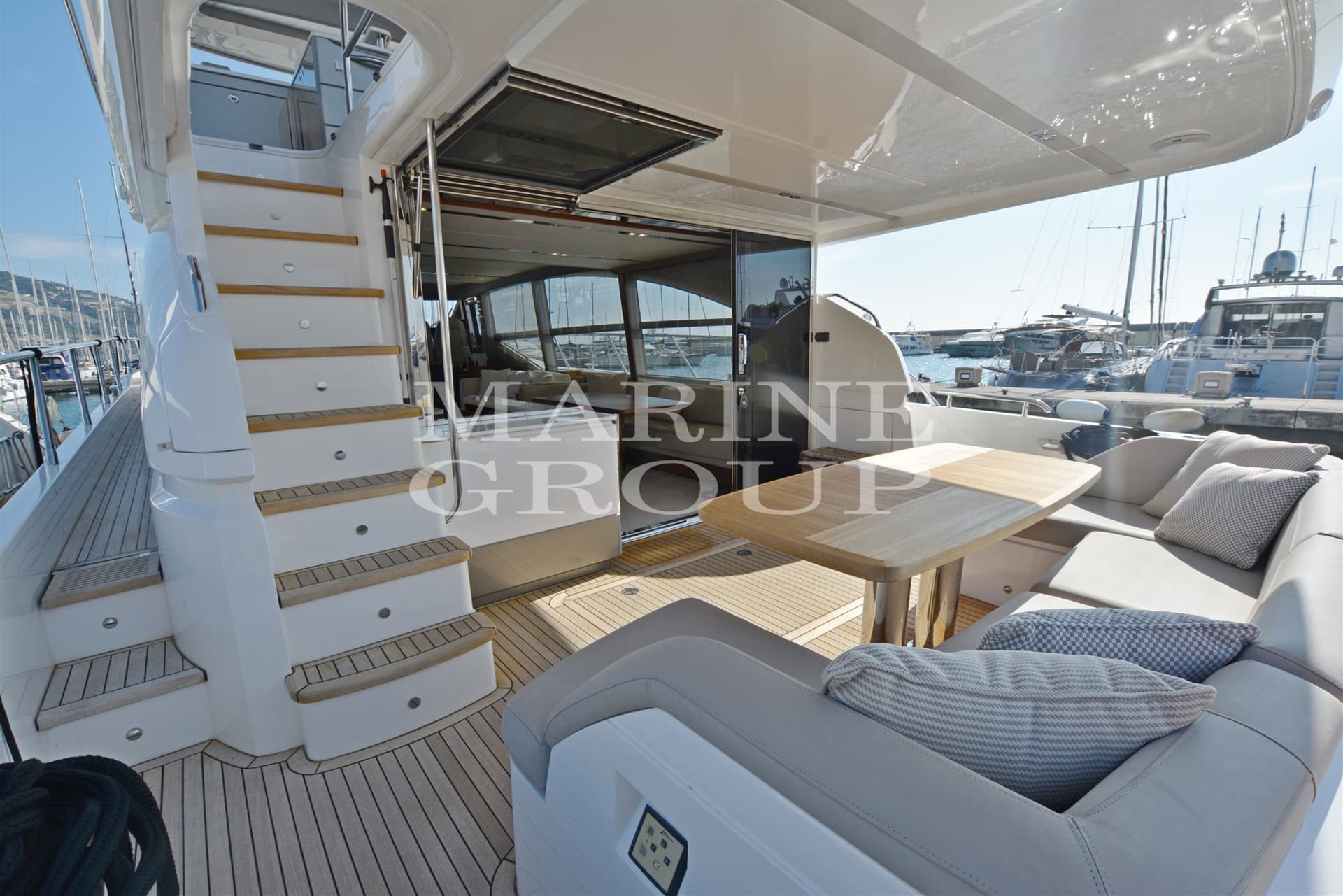 Princess Yachts F70 gebraucht - Detail 3