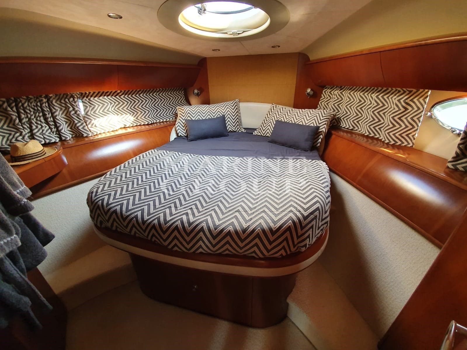Princess Yachts V58 usato - foto hero 11