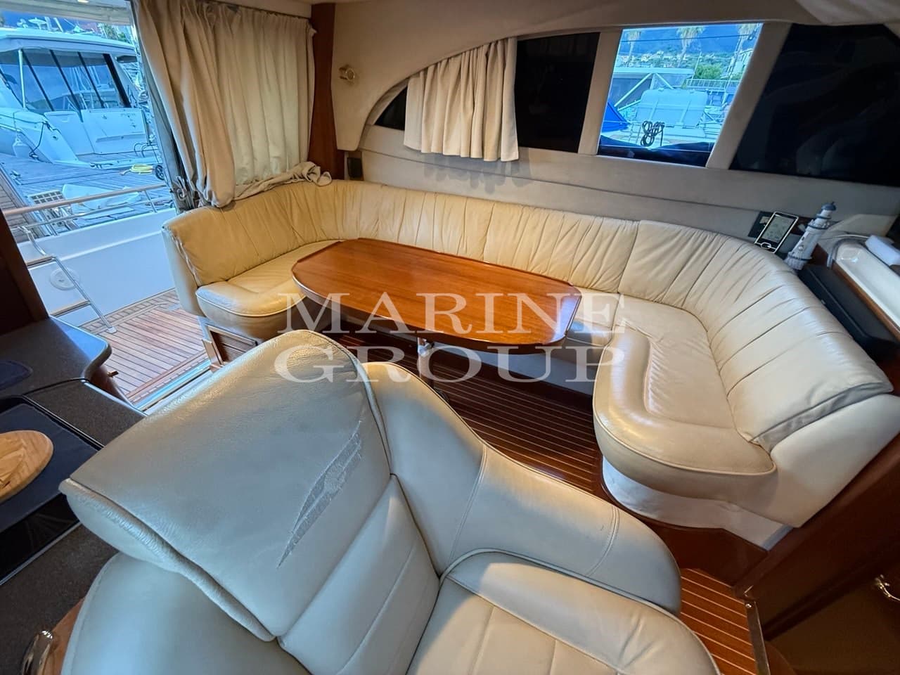 Galeon 330 Fly usato - foto hero 9
