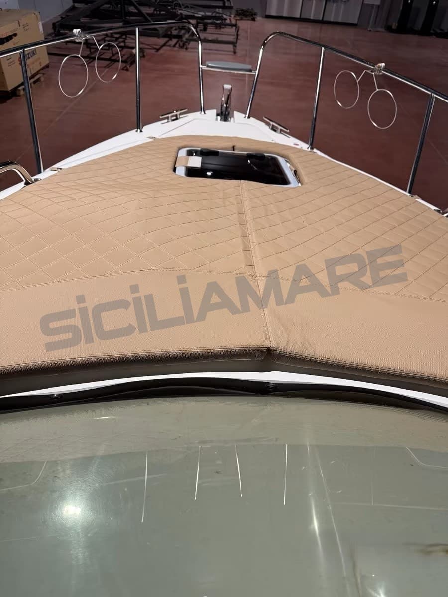 Saver 750 Cabin - Deck View Saver 750 Cabin - Deck View