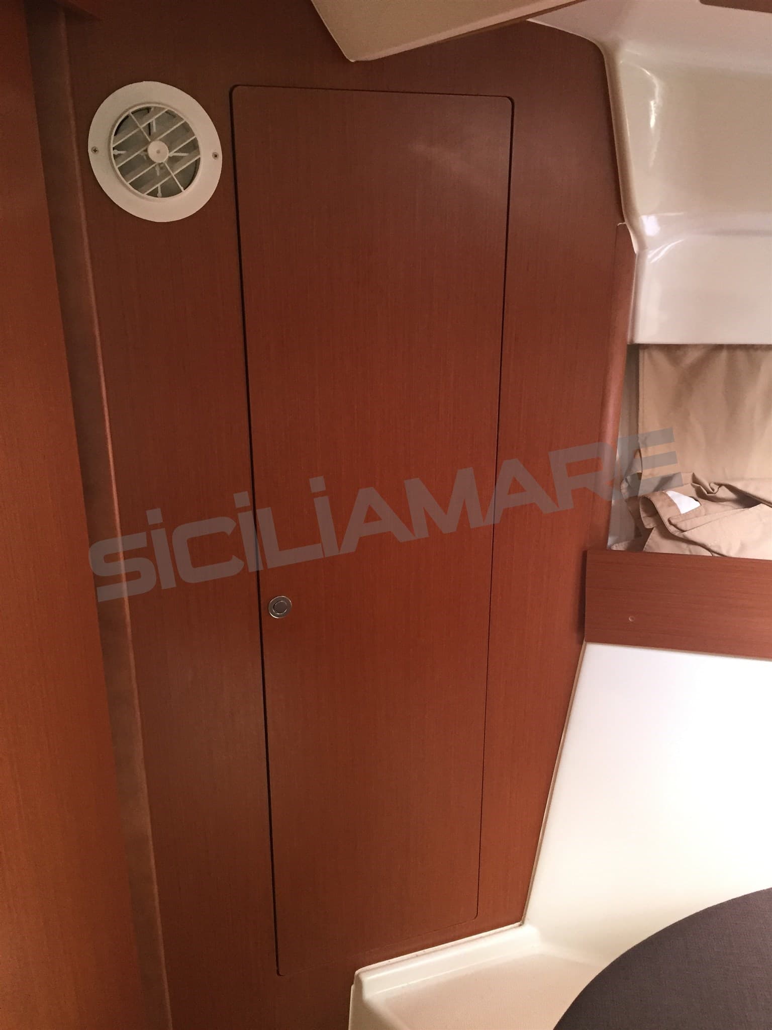 Jeanneau Merry Fisher 855 - Interior View Jeanneau Merry Fisher 855 - Interior View