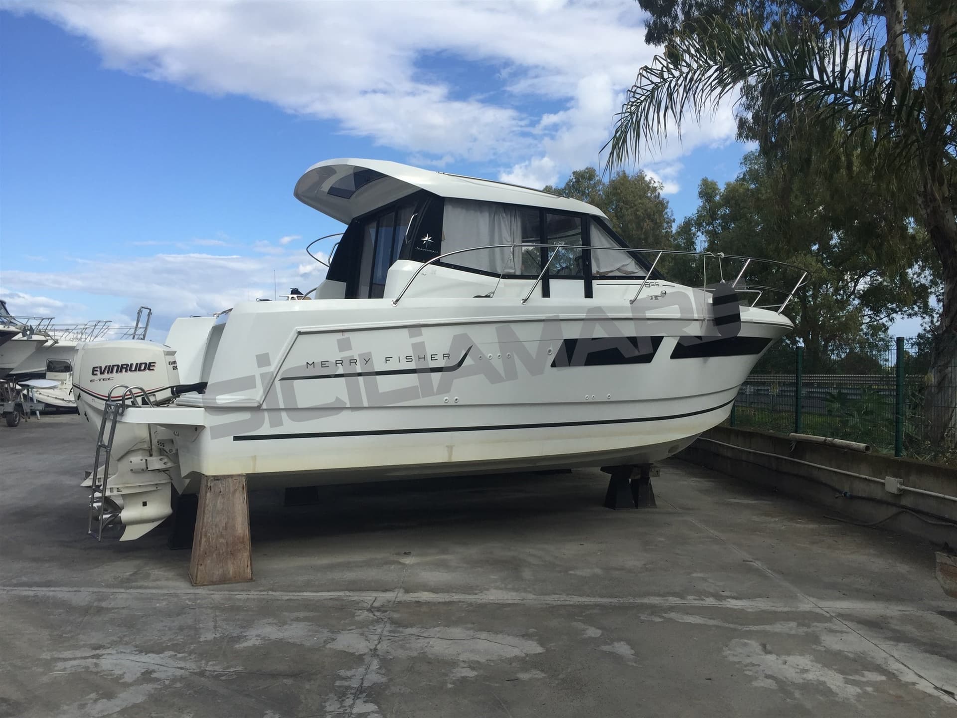 Jeanneau Merry Fisher 855 used - detail 1