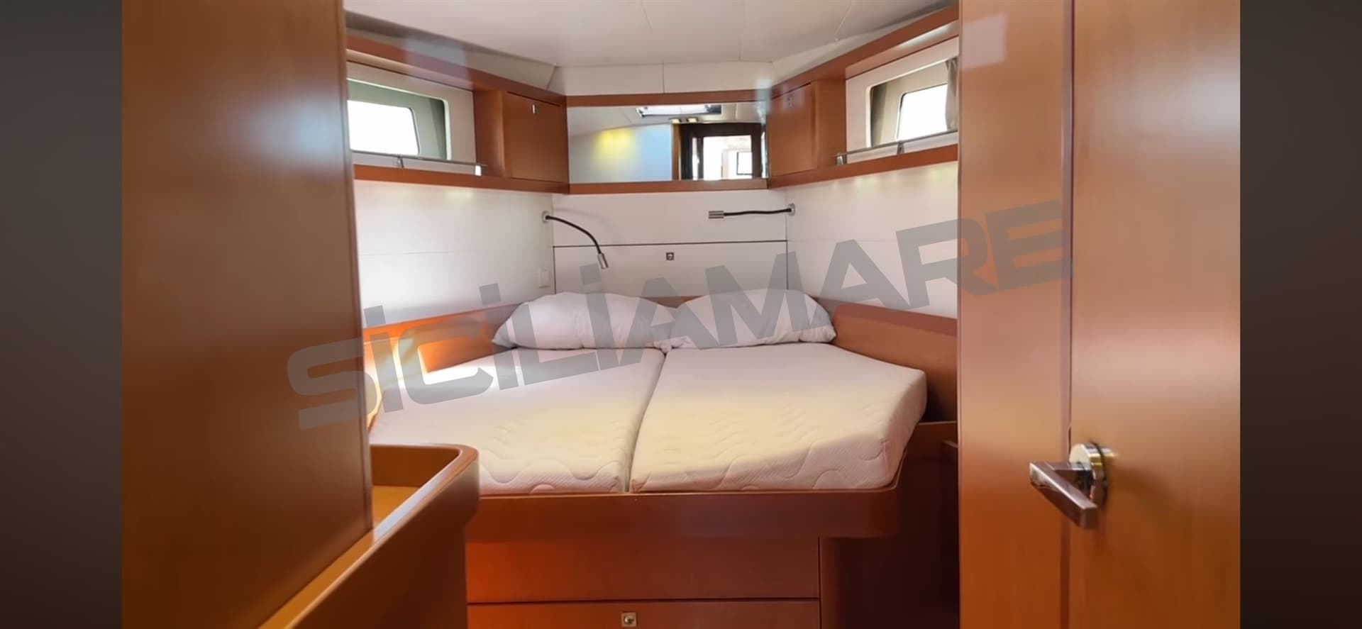 Beneteau Sense 50 - Interior View Beneteau Sense 50 - Interior View