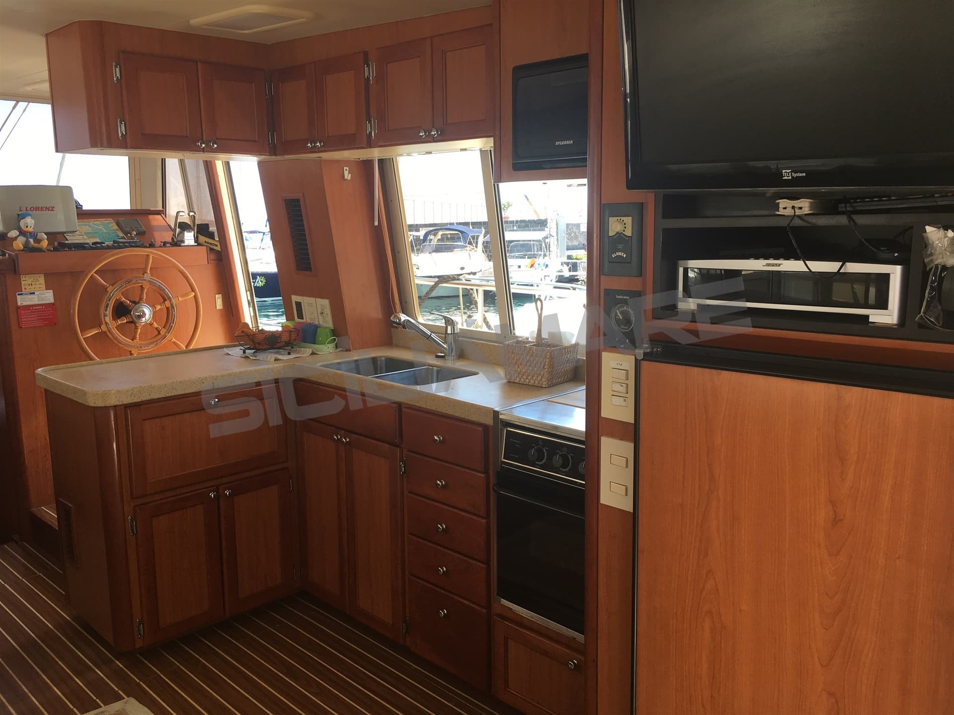 Mainship Mainship 400 Trawler - Interior View Mainship Mainship 400 Trawler - Interior View