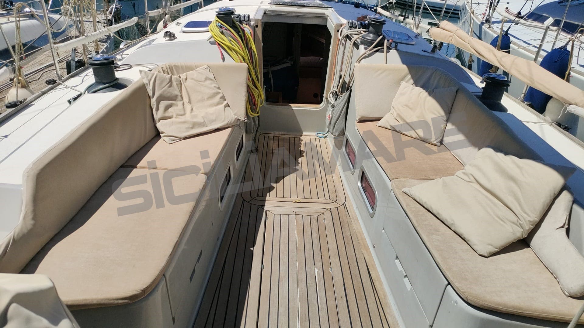 Sly Yachts Sly 42 - Interior View Sly Yachts Sly 42 - Interior View