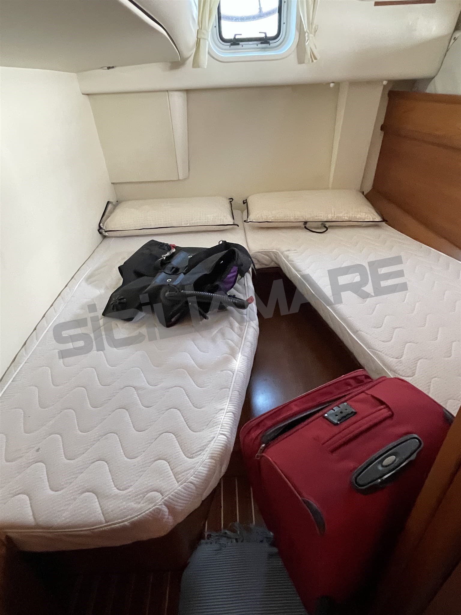 Jeanneau Sun Odyssey 54 Ds - Deck View Jeanneau Sun Odyssey 54 Ds - Deck View