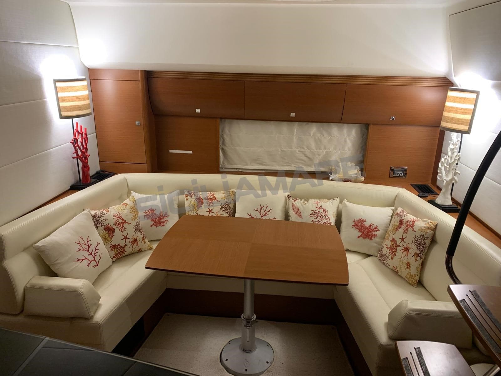 Prestige Prestige 440 S - Interior View Prestige Prestige 440 S - Interior View