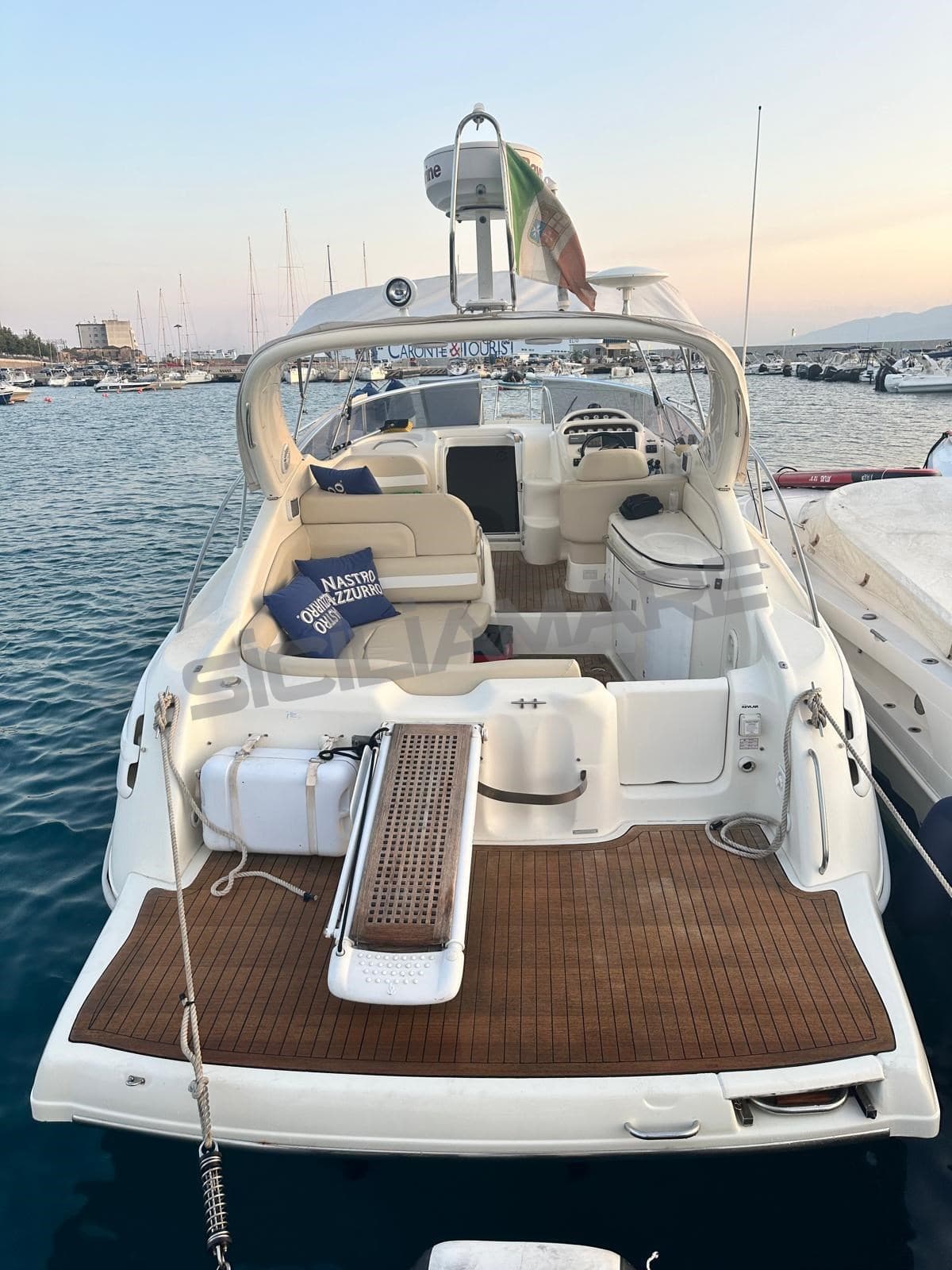 Cranchi Zaffiro 34 - Detail View 1 Cranchi Zaffiro 34 - Detail View 1