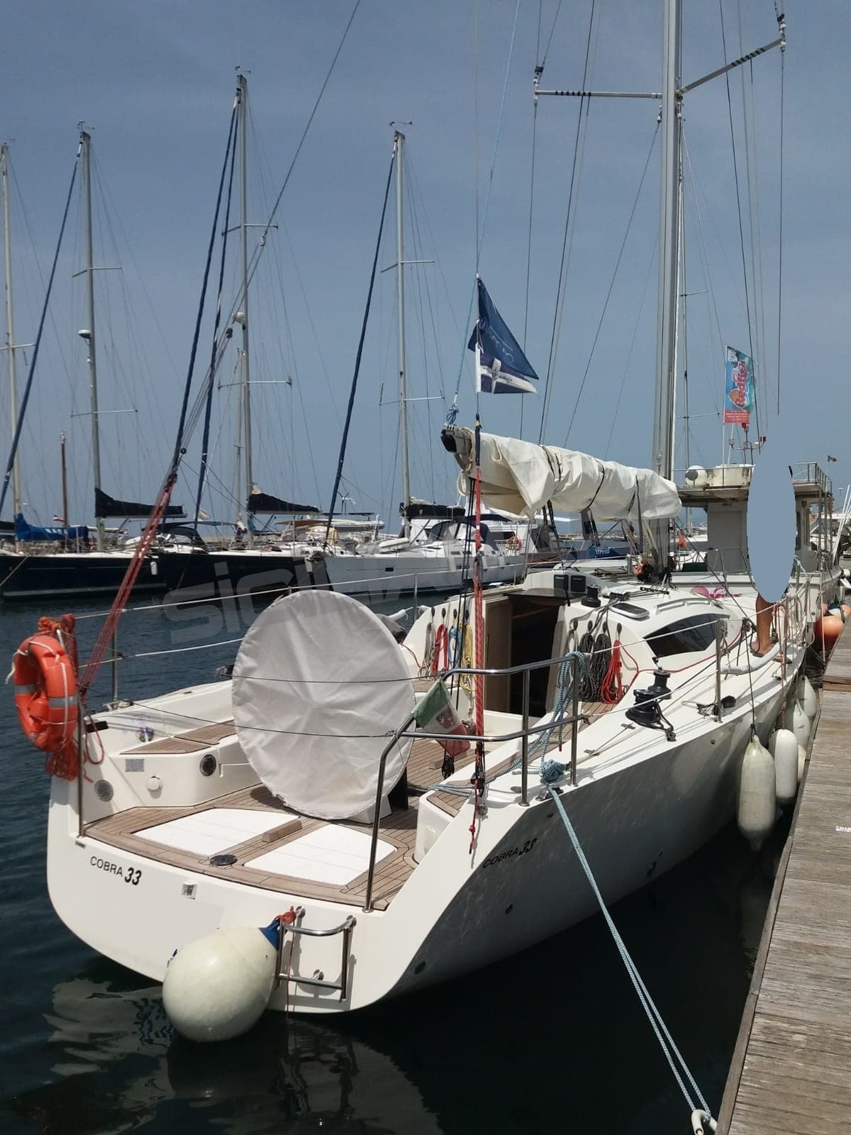 Cobra Yachts Cobra 33 - Detail View 1 Cobra Yachts Cobra 33 - Detail View 1