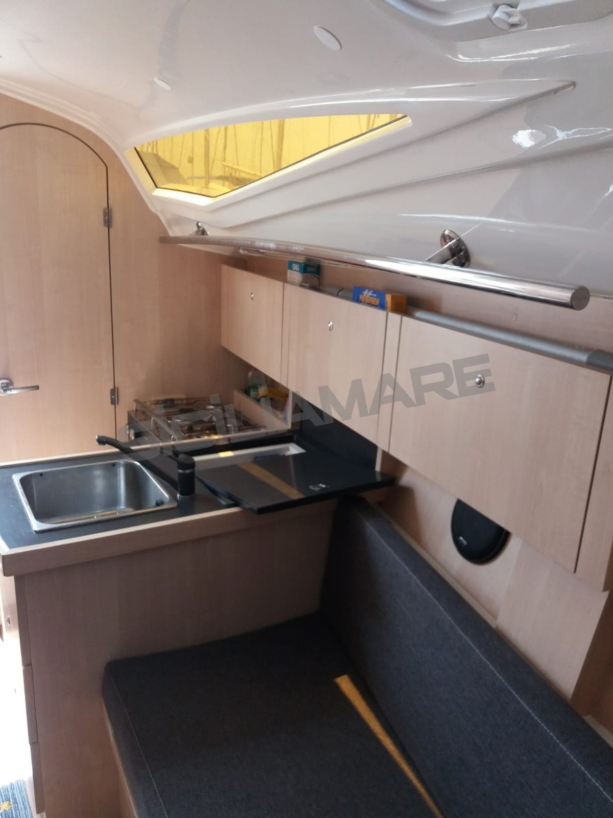 Cobra Yachts Cobra 33 - Deck View Cobra Yachts Cobra 33 - Deck View